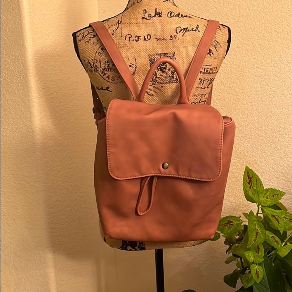 Universal Thread Backpack With Adjustable Straps … - image 1